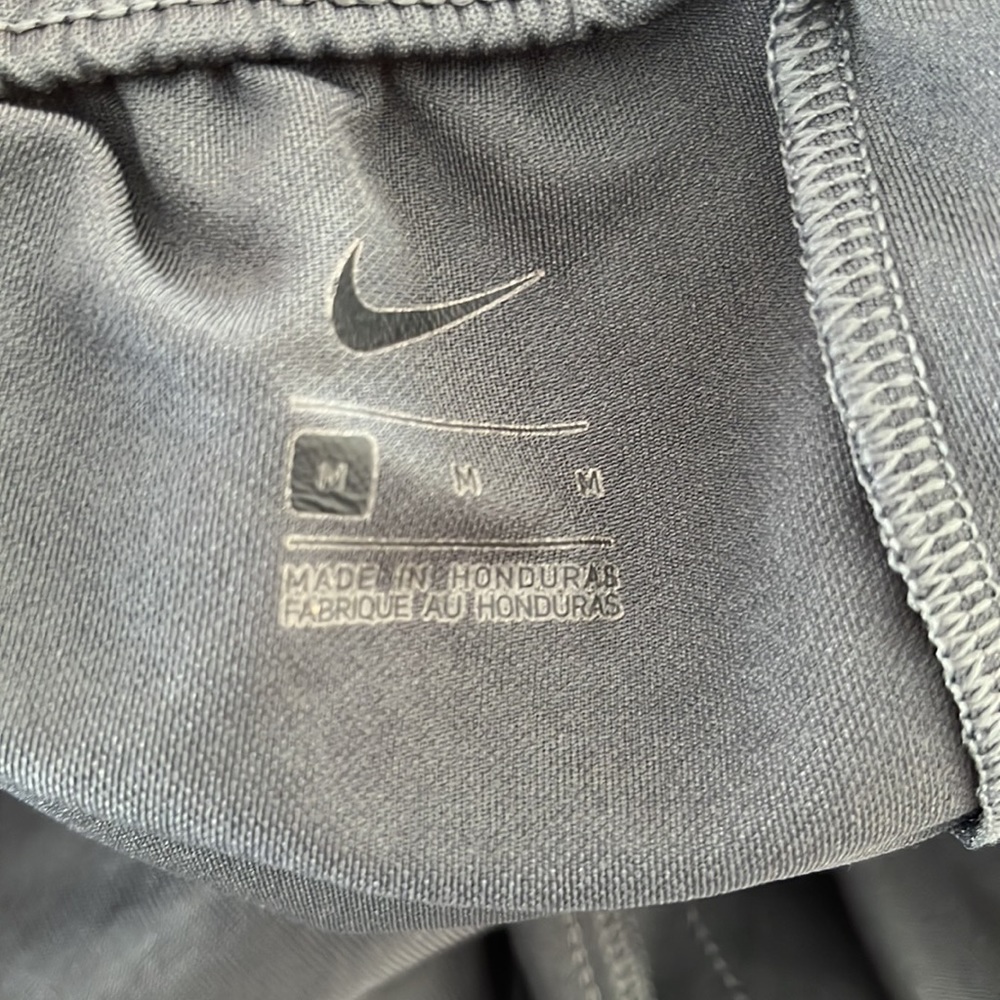 Men’s Nike track style pants - Picture 3 of 10